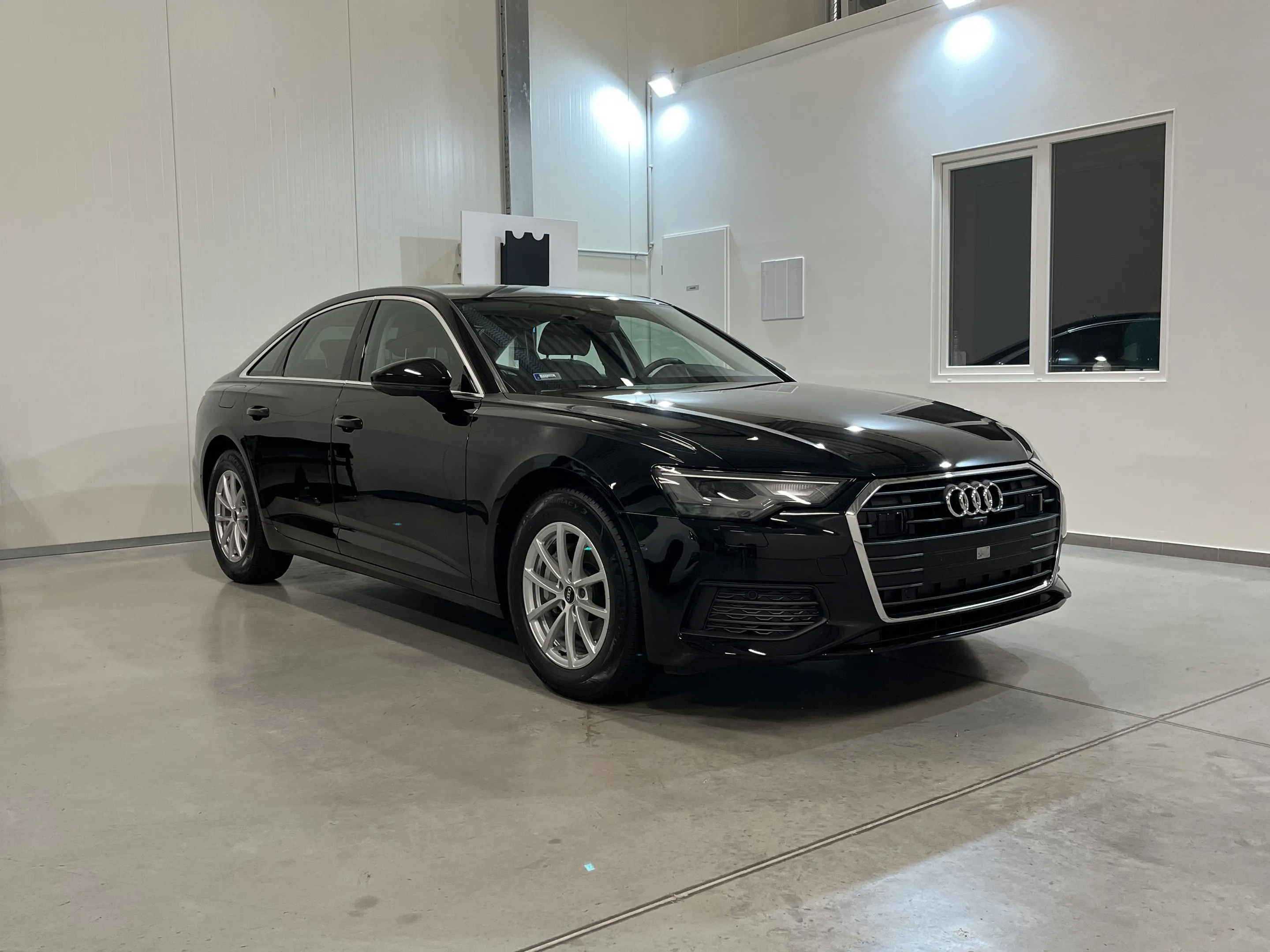 Fekete Audi A6 a Varzo Detailing műhelyében